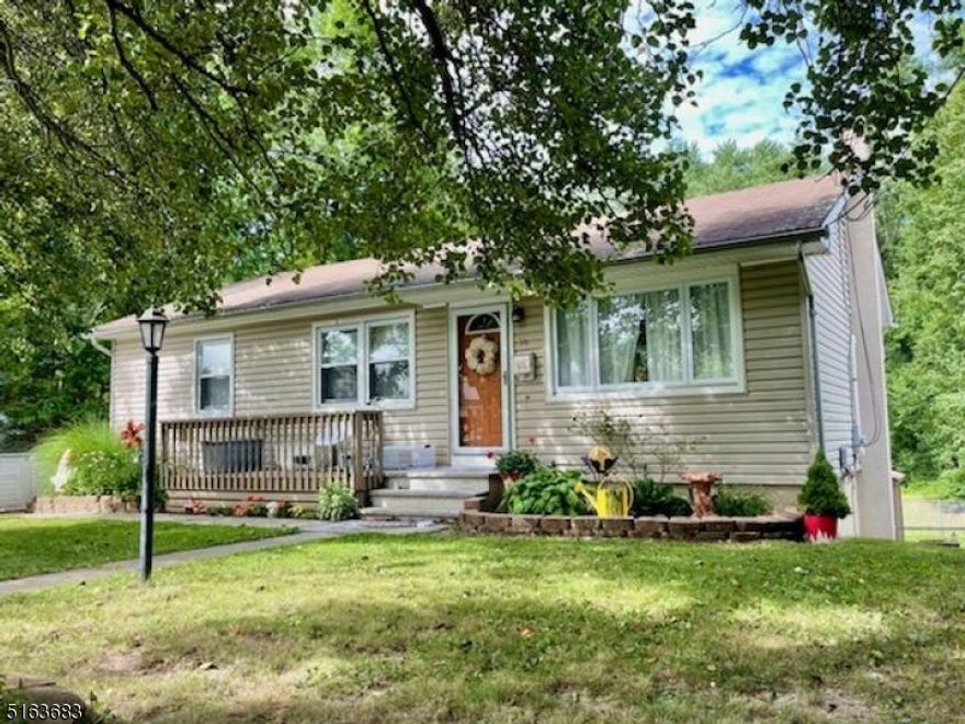 WELL MAINTAINED, MOVE IN READY RAISED RANCH. CONTAINS WALL-TO-WALL HARDWOOD, KITCHEN W/BREAKFAST BAR & NEWER APPLIANCES, DINNING ROOMM W/SLIDERS TO LARGE DECK, BEDROOMS W/LARGE CLOSETS, WALK-OUT FINISHED BASEMENT RENOVATED IN 2013 WITH SEPERATE LAUNDRY-STORAGE AREAS. CENTRAL A/C FOR MAIN LEVEL AND DUCTLESS UNIT FOR BASEMENT. UPGRADED ELECTRIC. BATHROOM AND FRONT PORCH UPDATED IN 2021. LEVEL LOT WITH WOODED AREA IN THE REAR OFFERING TONS OF PRIVACY. GREAT LOCATION! CONVENIENT TO SCHOOLS, SHOPPING AND CLOSE TO MAJOR HIGHWAYS.