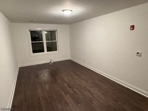 MLS: 3944958