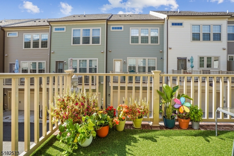 Livingston Square - Residential Lease