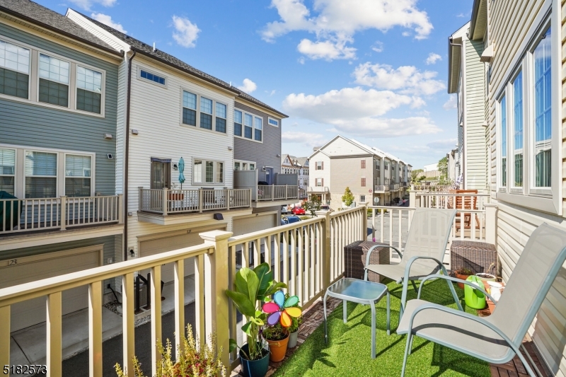 Livingston Square - Residential Lease