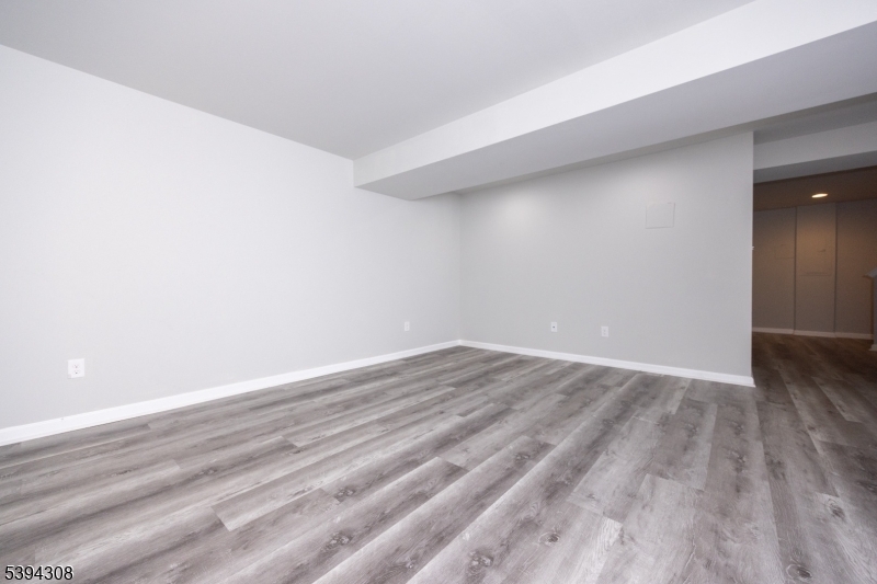 The Courts at Hamilton - Residential