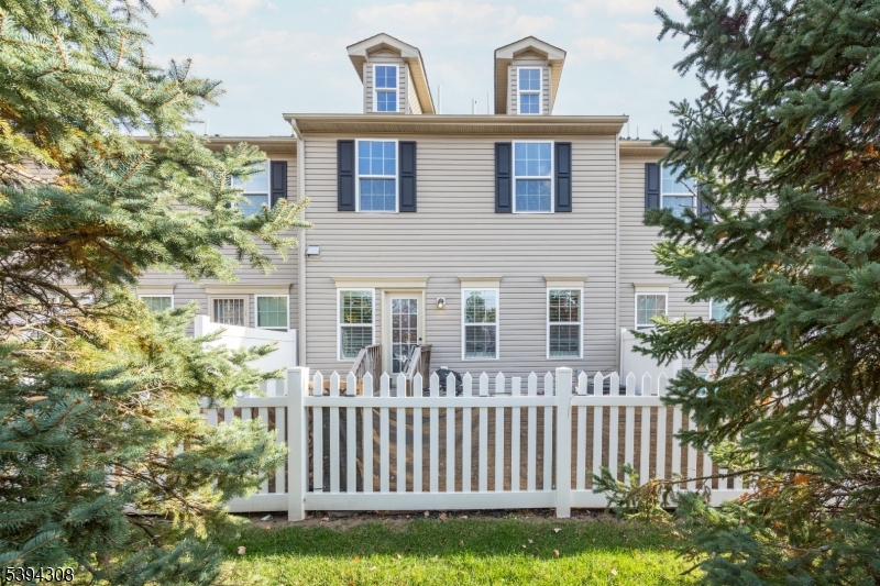 The Courts at Hamilton - Residential