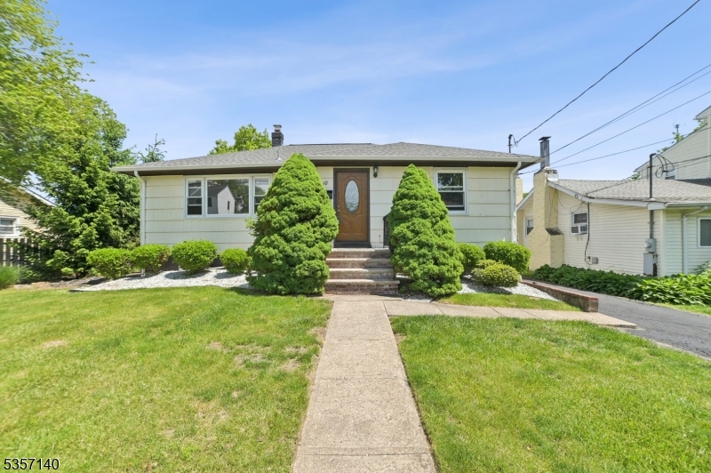 18 Nokomis Ave