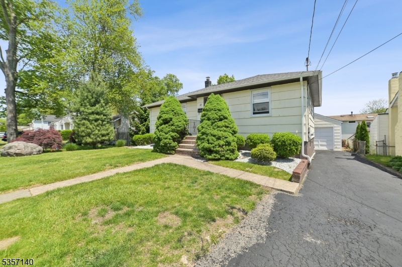 18 Nokomis Ave