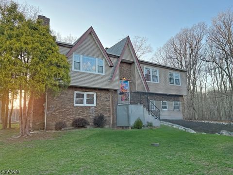 29 Billings Rd, Hopatcong Boro, NJ 07843 - #: 3972256