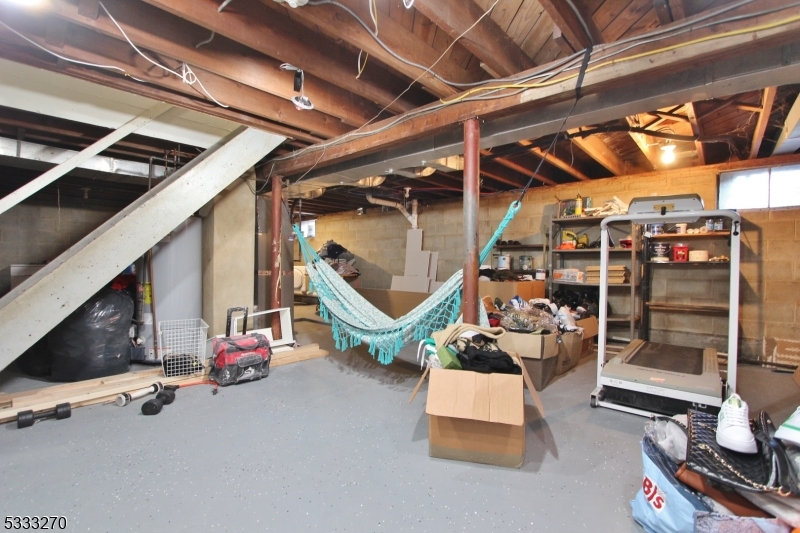 North Plainfield Boro, New Jersey 07060, United States, 4 Bedrooms Bedrooms, ,2 BathroomsBathrooms,Residential,Pending,17461