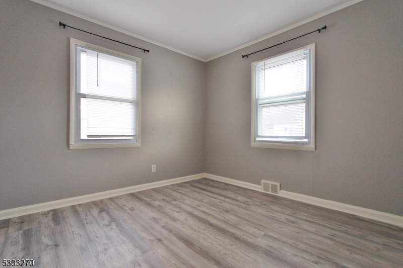 North Plainfield Boro, New Jersey 07060, United States, 4 Bedrooms Bedrooms, ,2 BathroomsBathrooms,Residential,Pending,17461