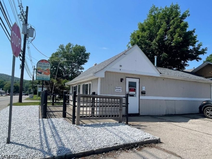 Awesome opportunity to run your business in a high traffic area in the center of town! Location!! Across from major shopping mall! Can be used for food, office, retail! Right down the street from the famous Greenwood Lake!! Tons of fall traffic also with all apple picking, wine tasting and so much more! Make this place amazing with your own ideas! Sink and walk-in fridge already there if needed! Lots of neighboring stores that do a ton of business like pizza places, gas stations, delis, nail salon, Tractor Supply and more!  Come be a part of this thriving town!