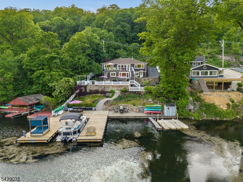 Crescent Cove Lk Hopatcong - Residential
