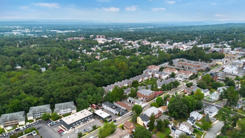 Caldwell Boro Twp., New Jersey 07006, United States, 3 Bedrooms Bedrooms, ,3 BathroomsBathrooms,Residential,Pending,185144