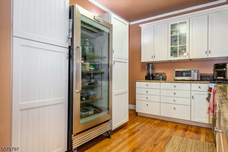 Caldwell Boro Twp., New Jersey 07006, United States, 3 Bedrooms Bedrooms, ,3 BathroomsBathrooms,Residential,Pending,185144