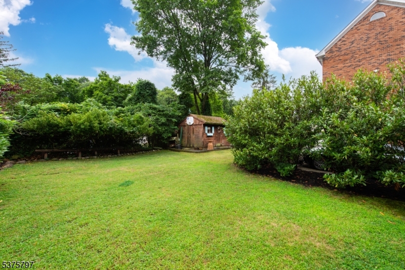 Caldwell Boro Twp., New Jersey 07006, United States, 3 Bedrooms Bedrooms, ,3 BathroomsBathrooms,Residential,Pending,185144