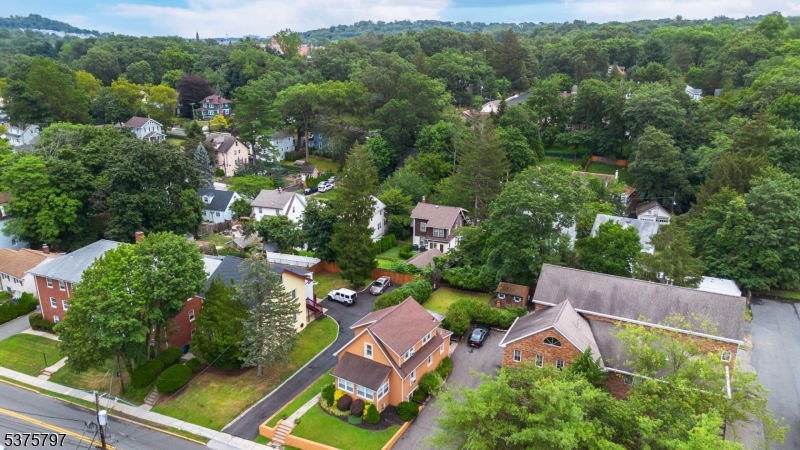 Caldwell Boro Twp., New Jersey 07006, United States, 3 Bedrooms Bedrooms, ,3 BathroomsBathrooms,Residential,Pending,185144