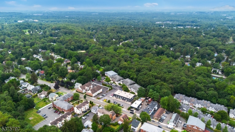 Caldwell Boro Twp., New Jersey 07006, United States, 3 Bedrooms Bedrooms, ,3 BathroomsBathrooms,Residential,Pending,185144
