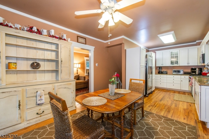 Caldwell Boro Twp., New Jersey 07006, United States, 3 Bedrooms Bedrooms, ,3 BathroomsBathrooms,Residential,Pending,185144