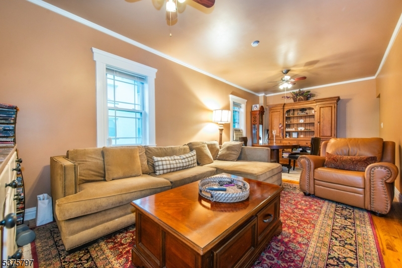 Caldwell Boro Twp., New Jersey 07006, United States, 3 Bedrooms Bedrooms, ,3 BathroomsBathrooms,Residential,Pending,185144