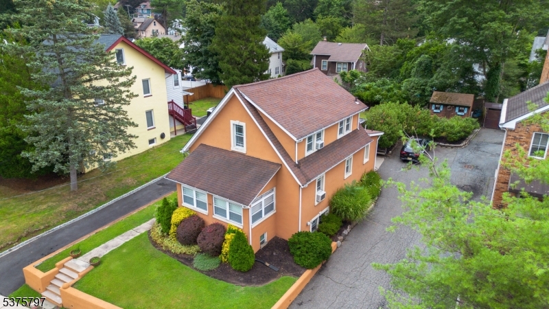 Caldwell Boro Twp., New Jersey 07006, United States, 3 Bedrooms Bedrooms, ,3 BathroomsBathrooms,Residential,Pending,185144