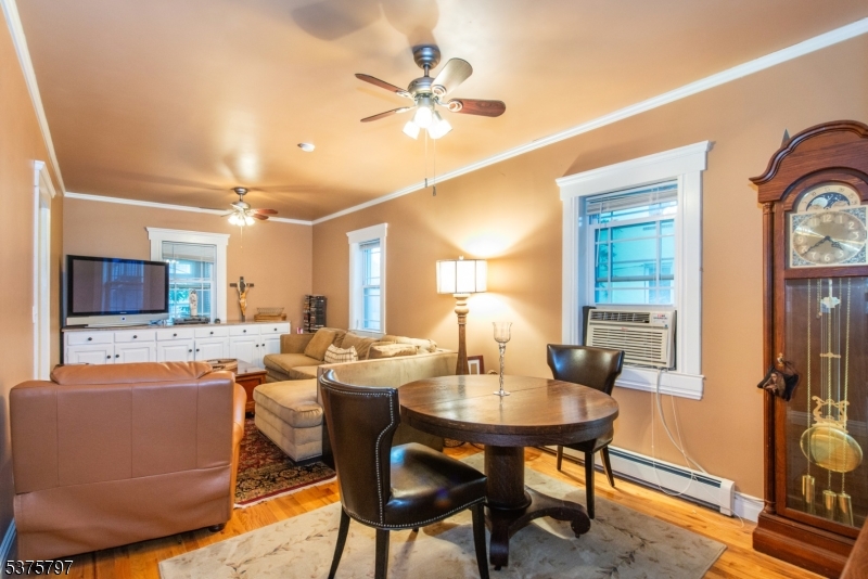 Caldwell Boro Twp., New Jersey 07006, United States, 3 Bedrooms Bedrooms, ,3 BathroomsBathrooms,Residential,Pending,185144