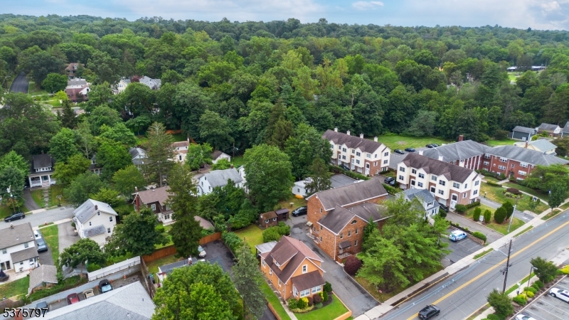 Caldwell Boro Twp., New Jersey 07006, United States, 3 Bedrooms Bedrooms, ,3 BathroomsBathrooms,Residential,Pending,185144