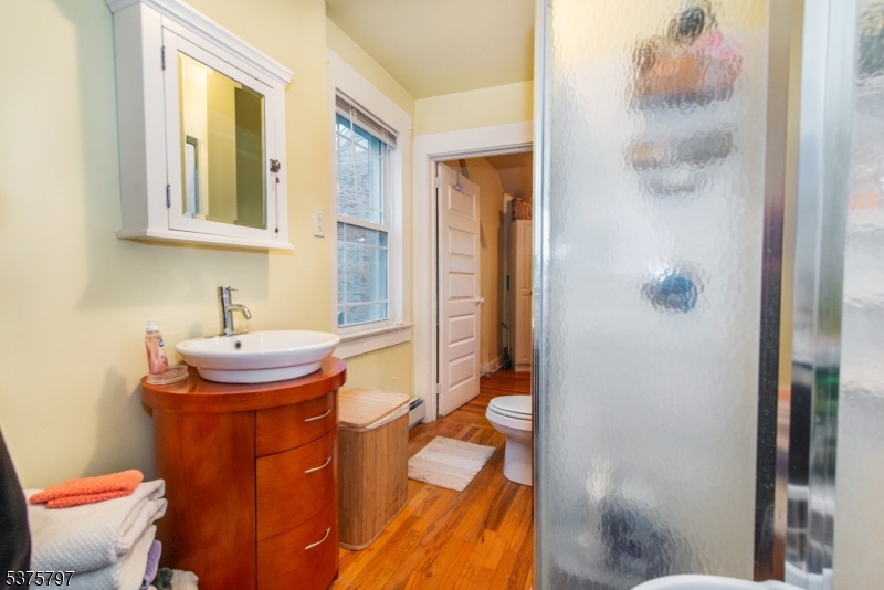 Caldwell Boro Twp., New Jersey 07006, United States, 3 Bedrooms Bedrooms, ,3 BathroomsBathrooms,Residential,Pending,185144