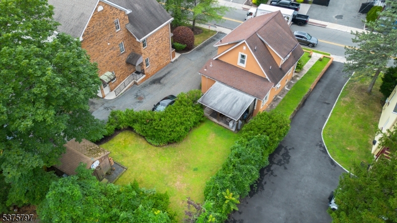 Caldwell Boro Twp., New Jersey 07006, United States, 3 Bedrooms Bedrooms, ,3 BathroomsBathrooms,Residential,Pending,185144