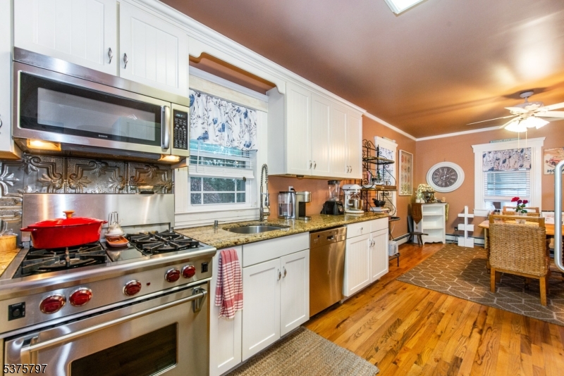 Caldwell Boro Twp., New Jersey 07006, United States, 3 Bedrooms Bedrooms, ,3 BathroomsBathrooms,Residential,Pending,185144