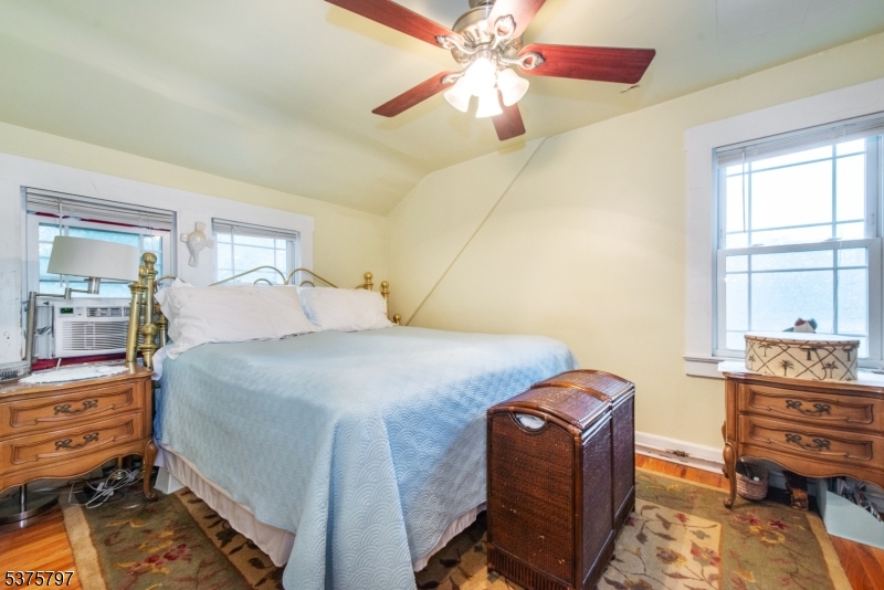 Caldwell Boro Twp., New Jersey 07006, United States, 3 Bedrooms Bedrooms, ,3 BathroomsBathrooms,Residential,Pending,185144