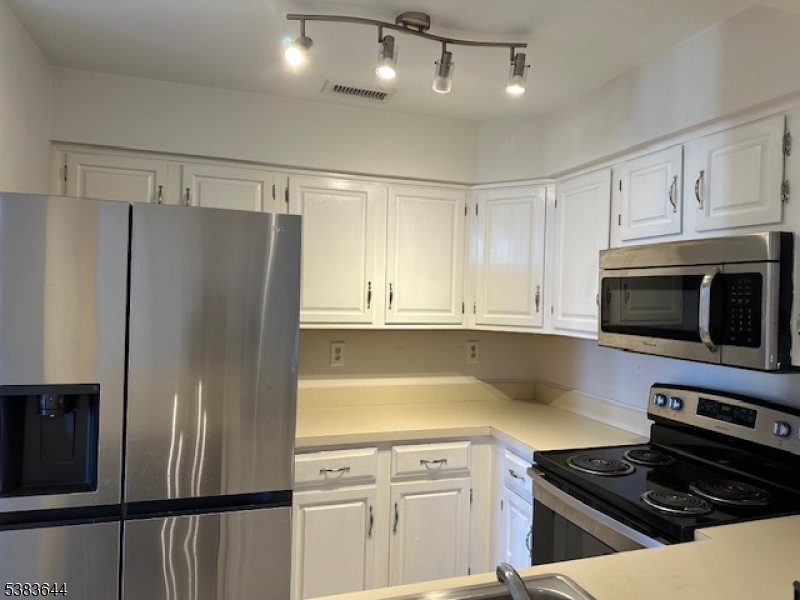 PINEVALE - Residential