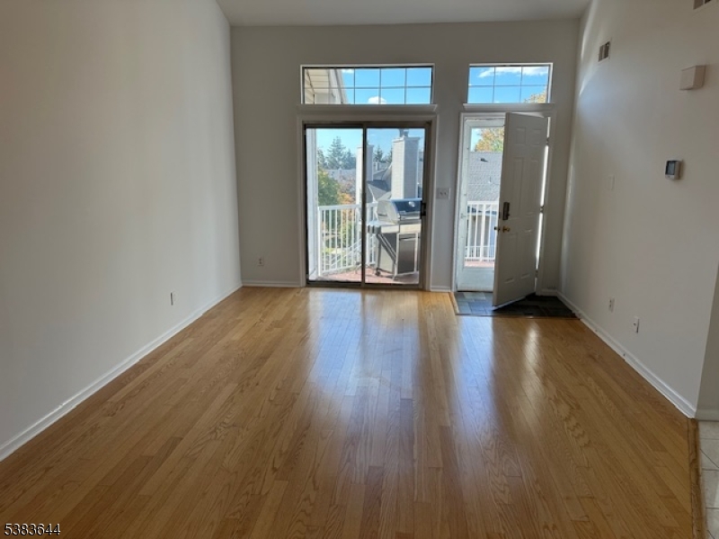 PINEVALE - Residential