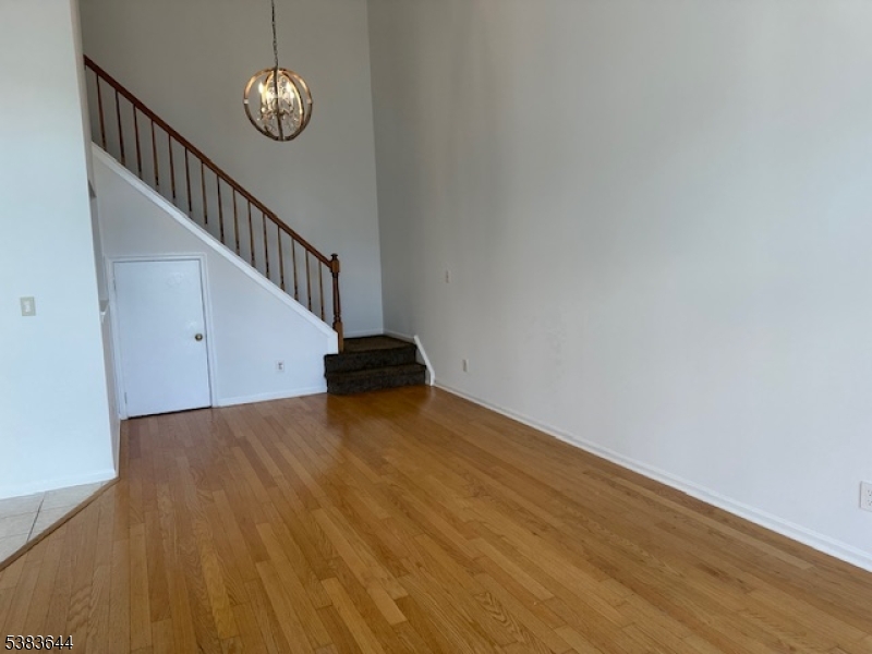 PINEVALE - Residential