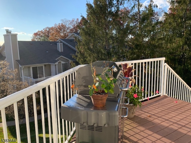 PINEVALE - Residential