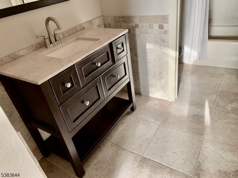 PINEVALE - Residential