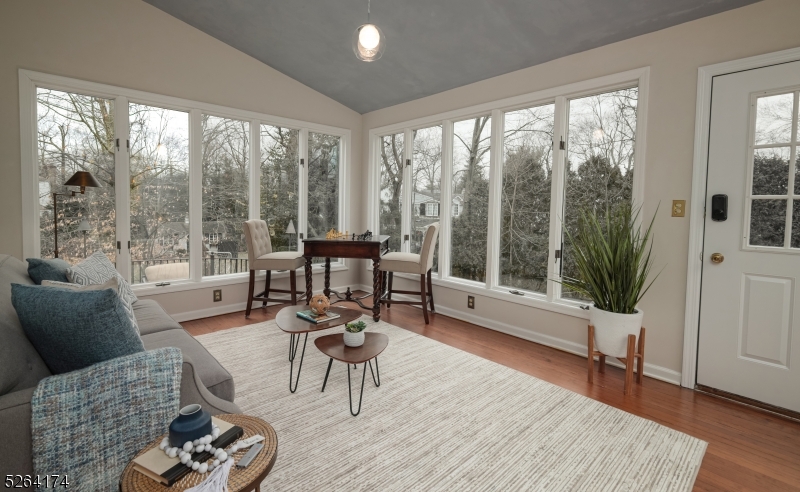 Upper Washington - Residential