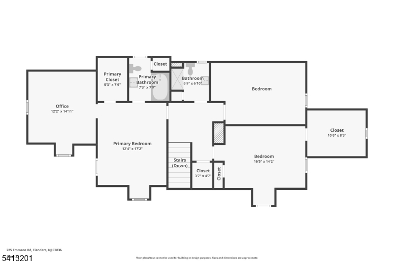 Main image without alt text