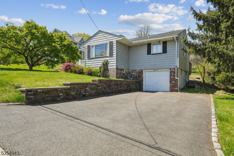 24 Grandview Ave