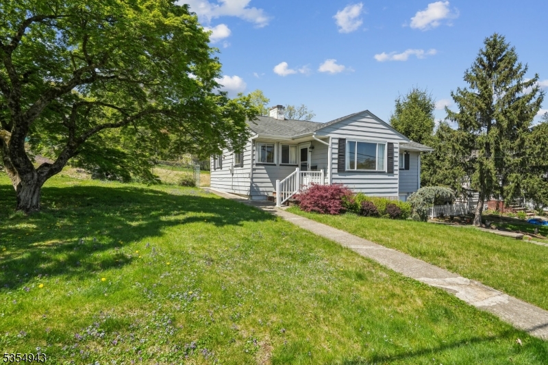 24 Grandview Ave