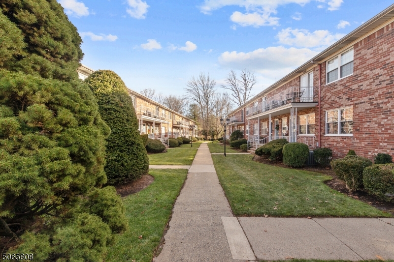 SUMMIT VILLAGE - Residential Lease