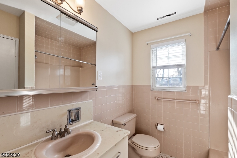 SUMMIT VILLAGE - Residential Lease