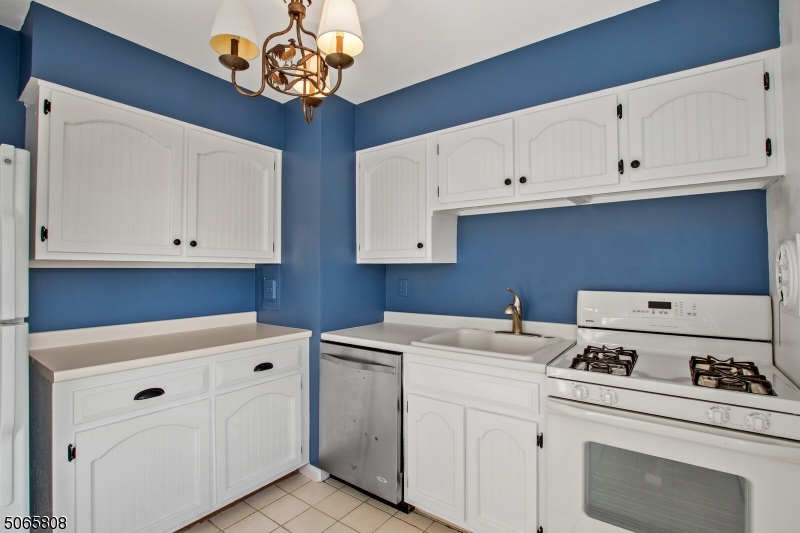 SUMMIT VILLAGE - Residential Lease