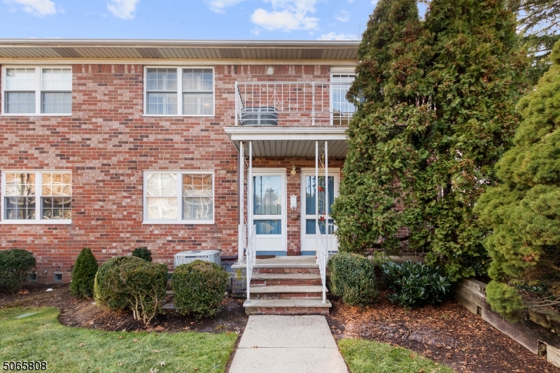 SUMMIT VILLAGE - Residential Lease