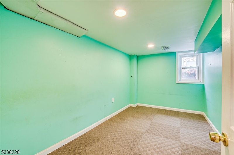 Edison Twp., New Jersey 08837, United States, 2 Bedrooms Bedrooms, ,1 BathroomBathrooms,Residential,Pending,4791