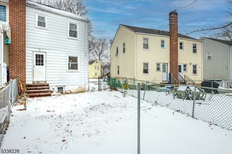 Edison Twp., New Jersey 08837, United States, 2 Bedrooms Bedrooms, ,1 BathroomBathrooms,Residential,Pending,4791