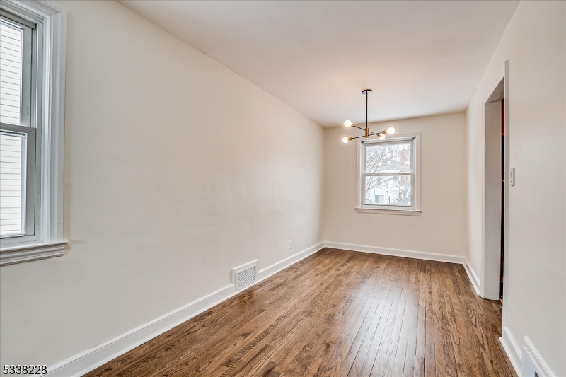 Edison Twp., New Jersey 08837, United States, 2 Bedrooms Bedrooms, ,1 BathroomBathrooms,Residential,Pending,4791