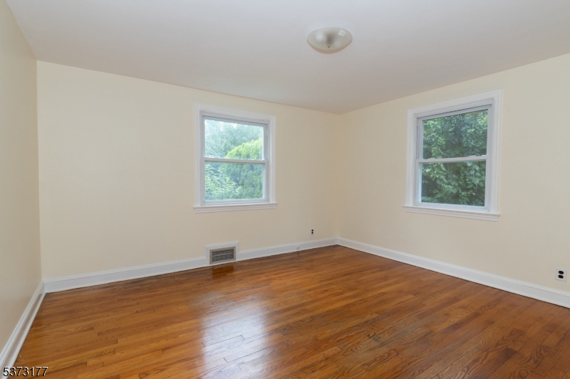 Union Twp., New Jersey 07083, United States, 4 Bedrooms Bedrooms, ,1 BathroomBathrooms,Residential,Active,176818