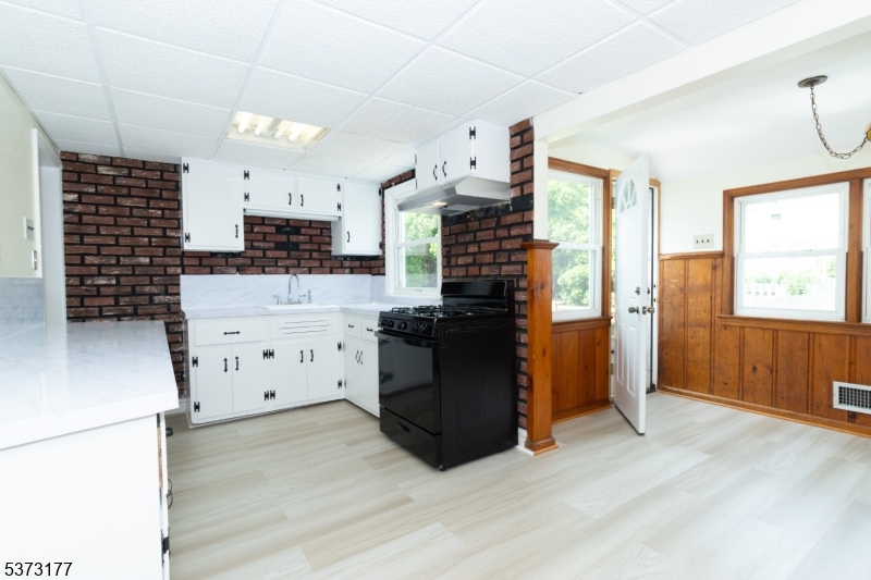 Union Twp., New Jersey 07083, United States, 4 Bedrooms Bedrooms, ,1 BathroomBathrooms,Residential,Active,176818