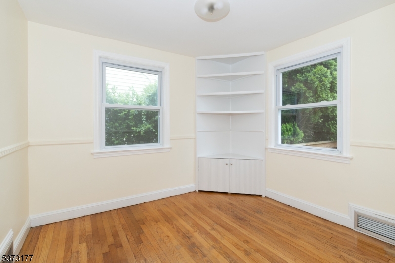 Union Twp., New Jersey 07083, United States, 4 Bedrooms Bedrooms, ,1 BathroomBathrooms,Residential,Active,176818