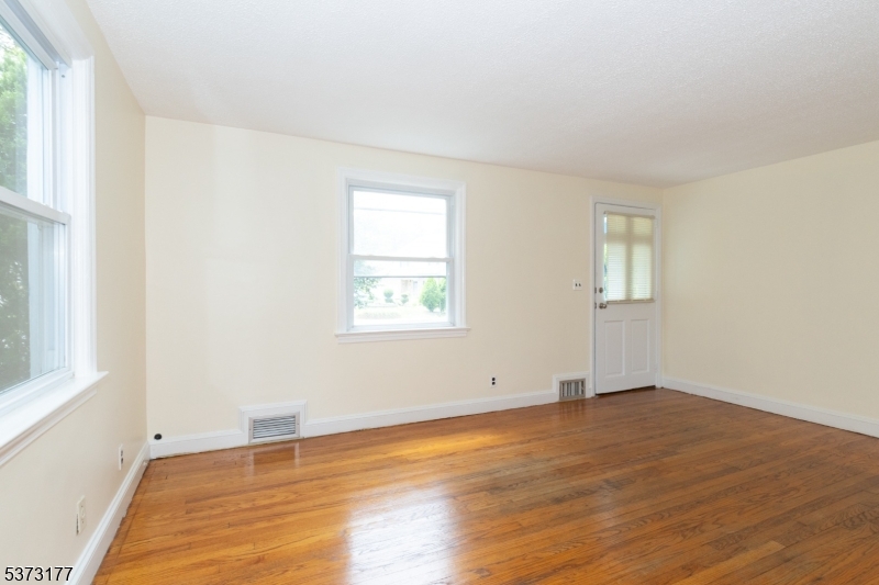 Union Twp., New Jersey 07083, United States, 4 Bedrooms Bedrooms, ,1 BathroomBathrooms,Residential,Active,176818