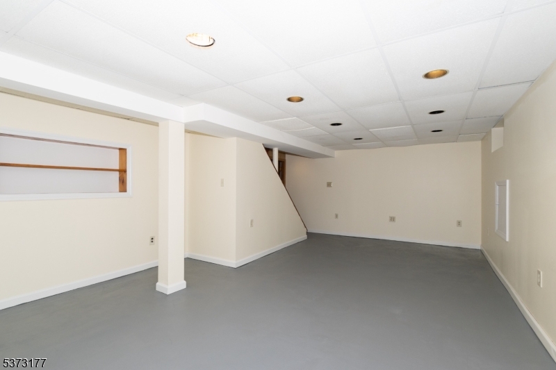 Union Twp., New Jersey 07083, United States, 4 Bedrooms Bedrooms, ,1 BathroomBathrooms,Residential,Active,176818