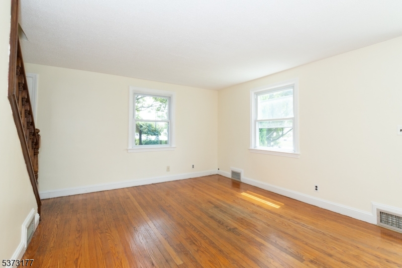 Union Twp., New Jersey 07083, United States, 4 Bedrooms Bedrooms, ,1 BathroomBathrooms,Residential,Active,176818