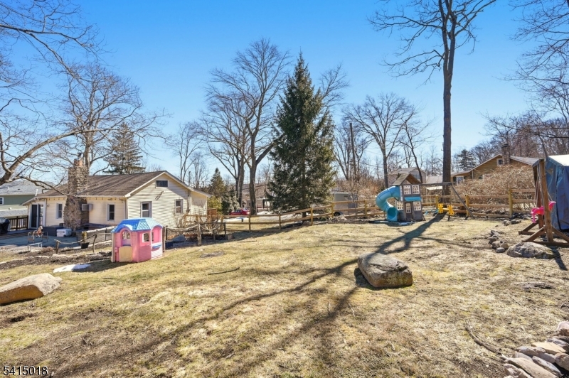 Lindy's Lake - Residential